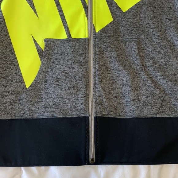 Nike zip up therma-fit jacket - Picture 3 of 9